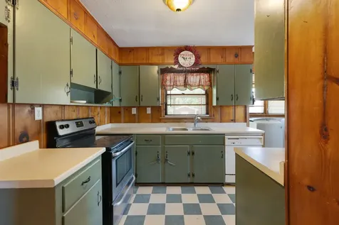 6819 S Main Street Lobelville TN 37097