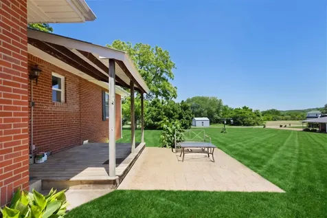 6819 S Main Street Lobelville TN 37097