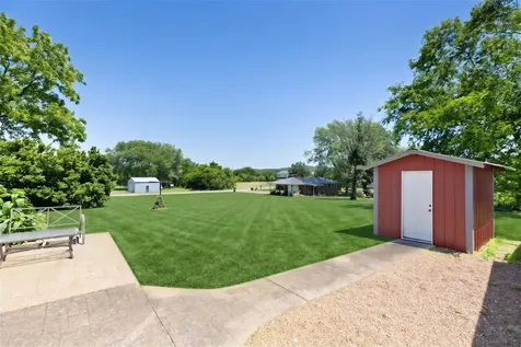 6819 S Main Street Lobelville TN 37097