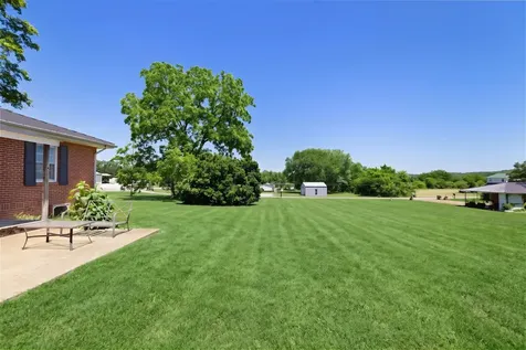 6819 S Main Street Lobelville TN 37097
