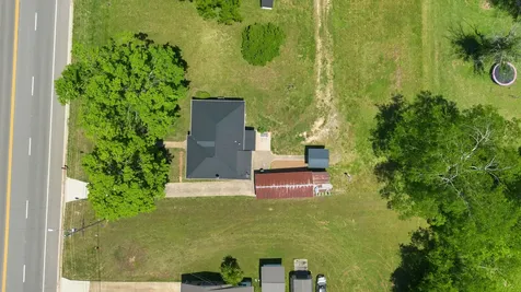 6819 S Main Street Lobelville TN 37097