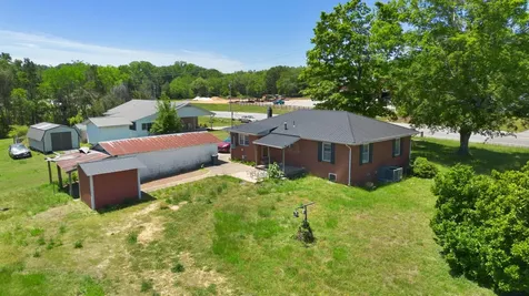6819 S Main Street Lobelville TN 37097