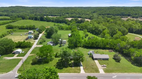 6819 S Main Street Lobelville TN 37097