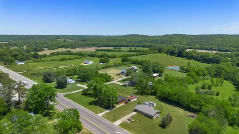 6819 S Main Street Lobelville TN 37097