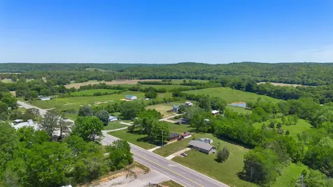 6819 S Main Street Lobelville TN 37097
