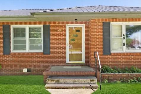 6819 S Main Street Lobelville TN 37097