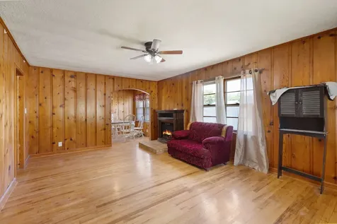 6819 S Main Street Lobelville TN 37097