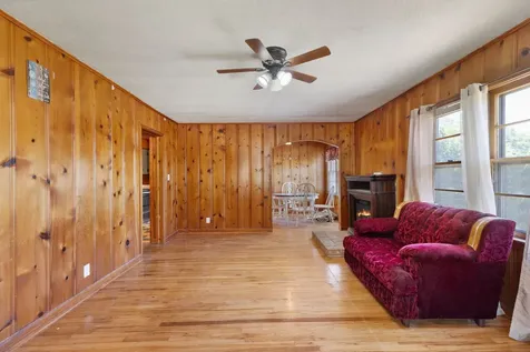 6819 S Main Street Lobelville TN 37097