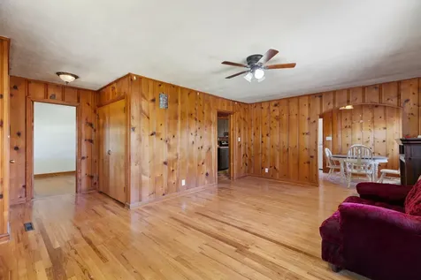 6819 S Main Street Lobelville TN 37097