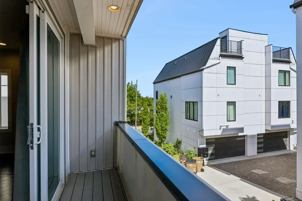 1011C 12th Ave, N Nashville TN 37208