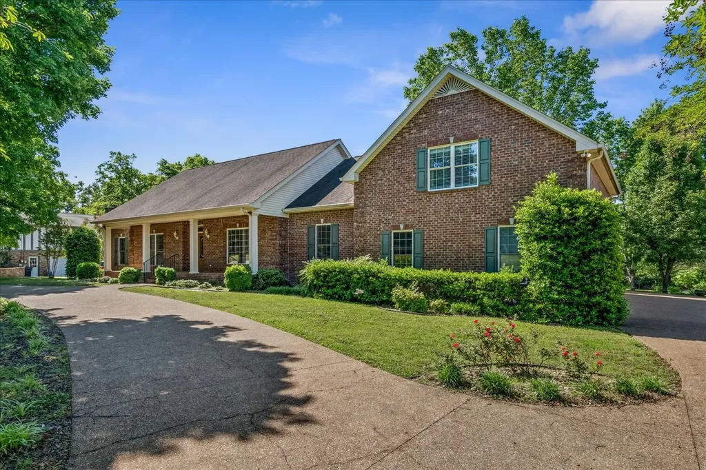 210 Montchanin Drive Old Hickory TN 37138