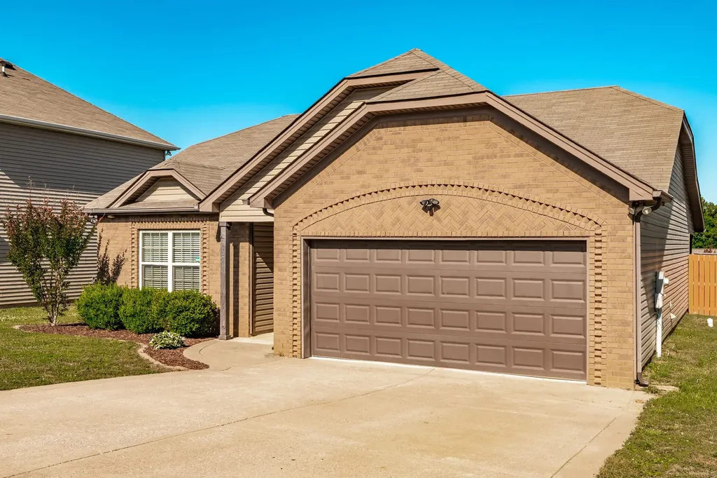 452 Golf Club Lane Springfield TN 37172