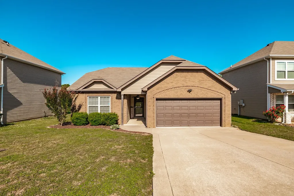 452 Golf Club Lane Springfield TN 37172