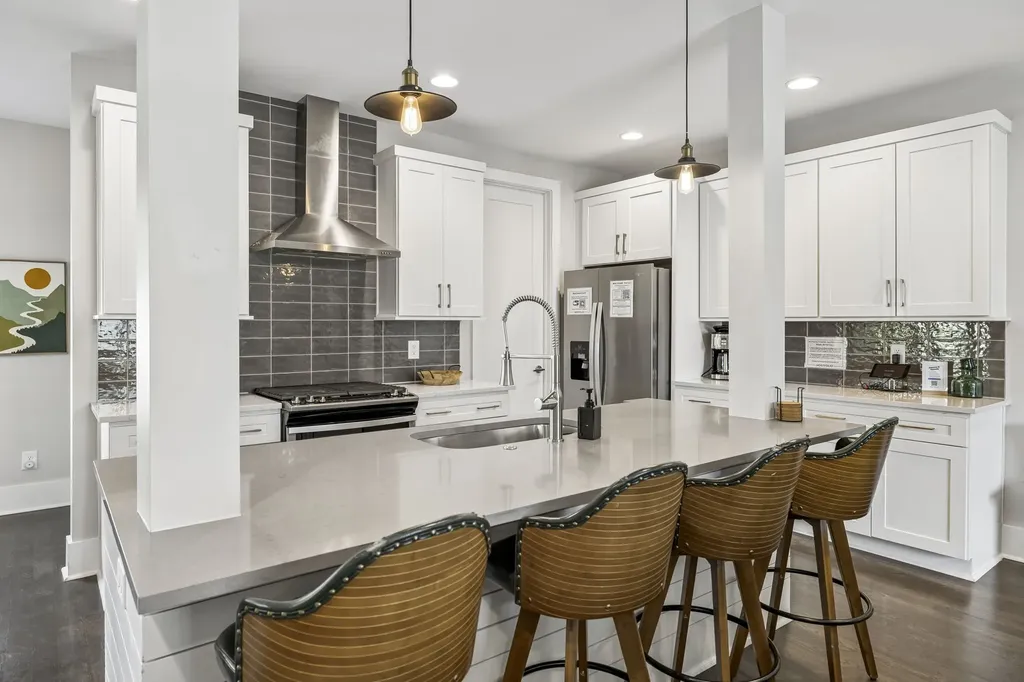 1011D 12th Ave, N Nashville TN 37208
