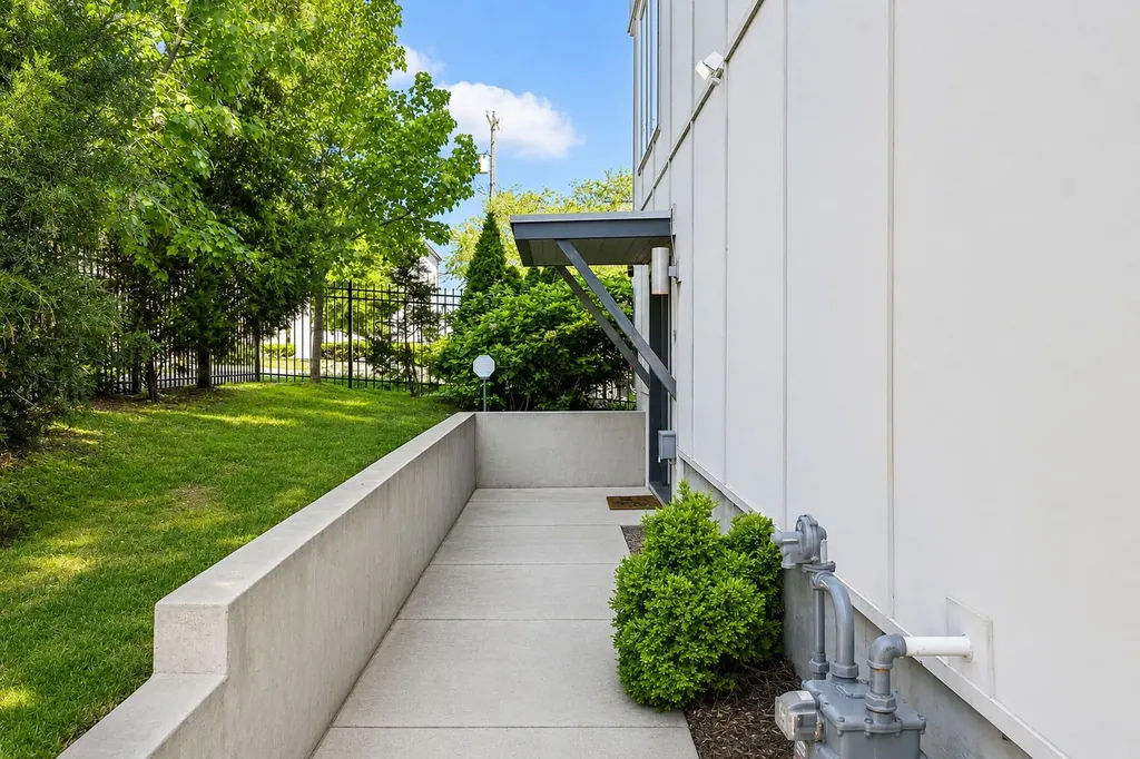 1011D 12th Ave, N Nashville TN 37208