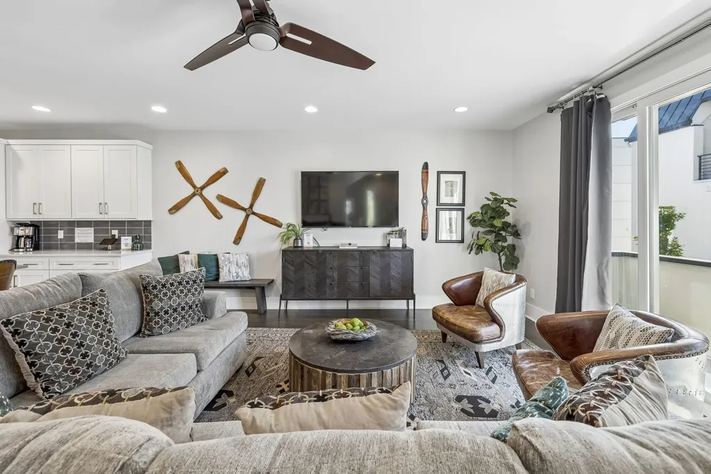 1011D 12th Ave, N Nashville TN 37208