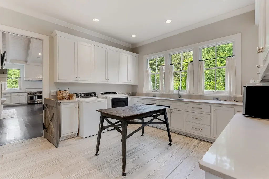 2 Bridleway Trail Nashville TN 37215