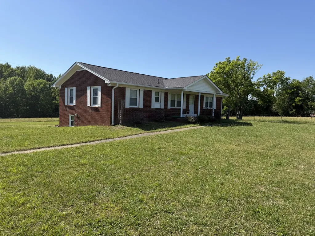 2276 S Mount Pleasant Road Greenbrier TN 37073