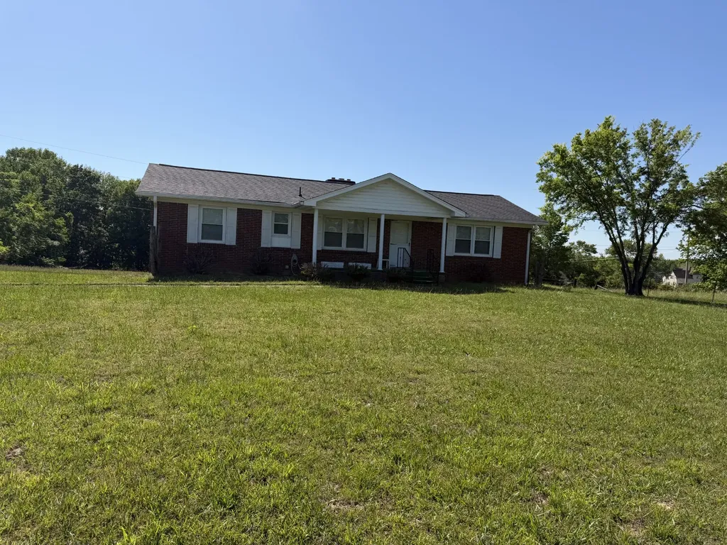 2276 S Mount Pleasant Road Greenbrier TN 37073