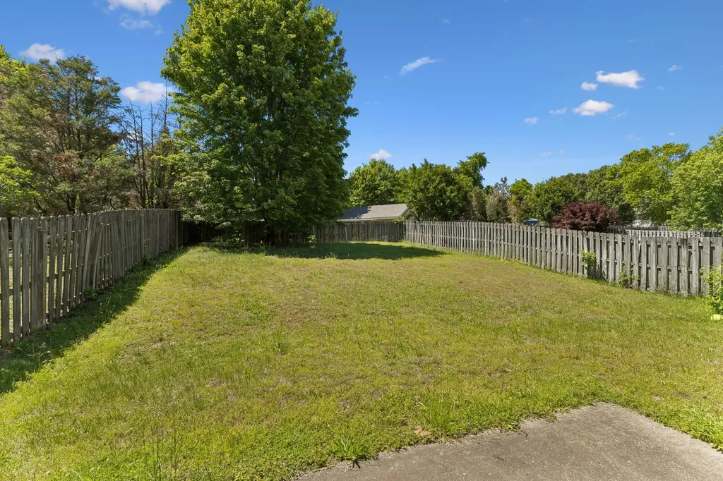 2005 Remington Park Road Hermitage TN 37076
