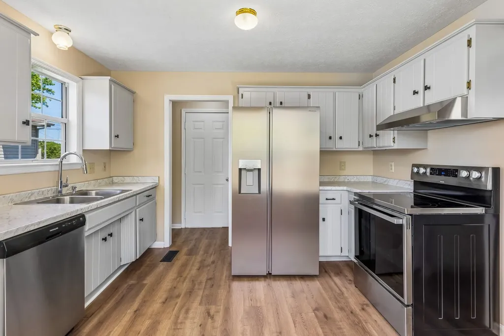 103 Natchez Ct, S La Vergne TN 37086
