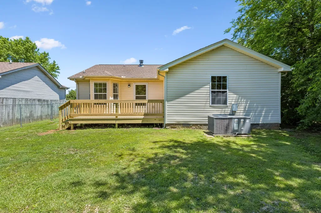 103 Natchez Ct, S La Vergne TN 37086
