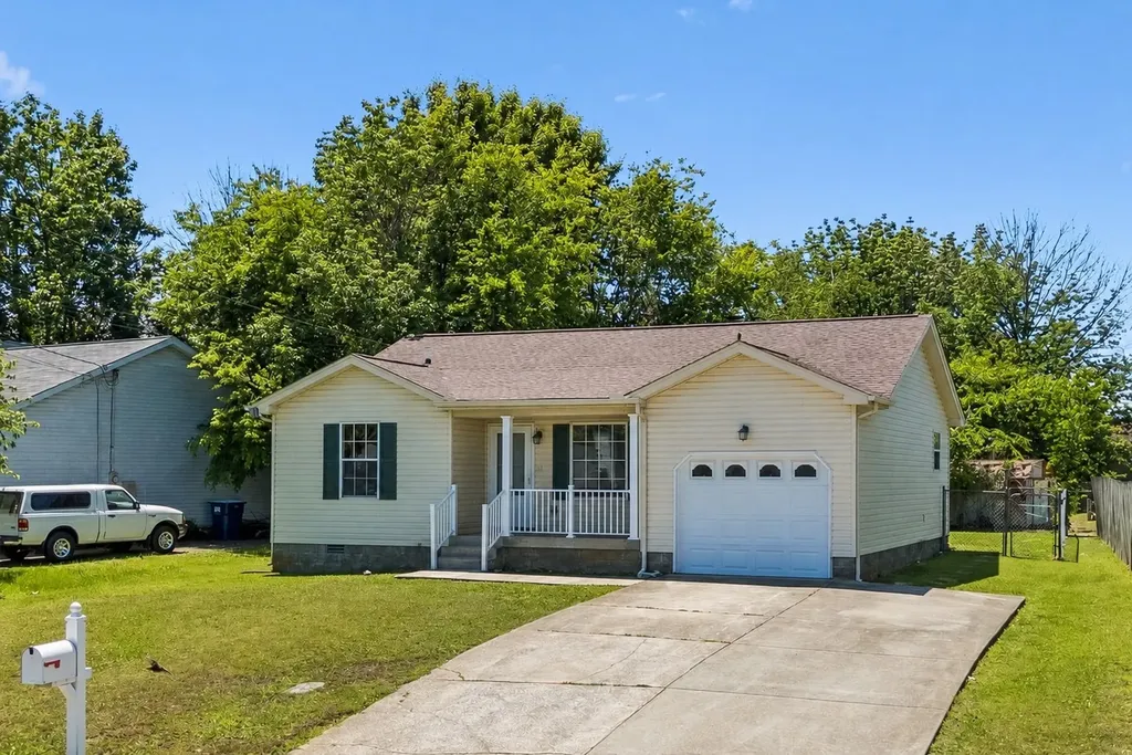 103 Natchez Ct, S La Vergne TN 37086