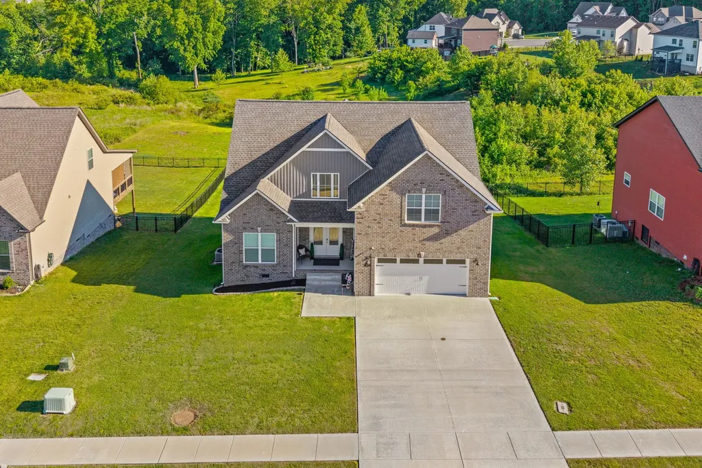 517 Cresthaven Lane Clarksville TN 37043