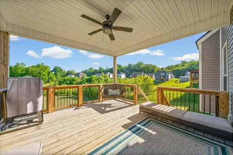 517 Cresthaven Lane Clarksville TN 37043