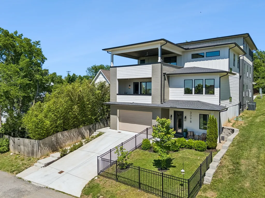309B 35th Ave, N Nashville TN 37209
