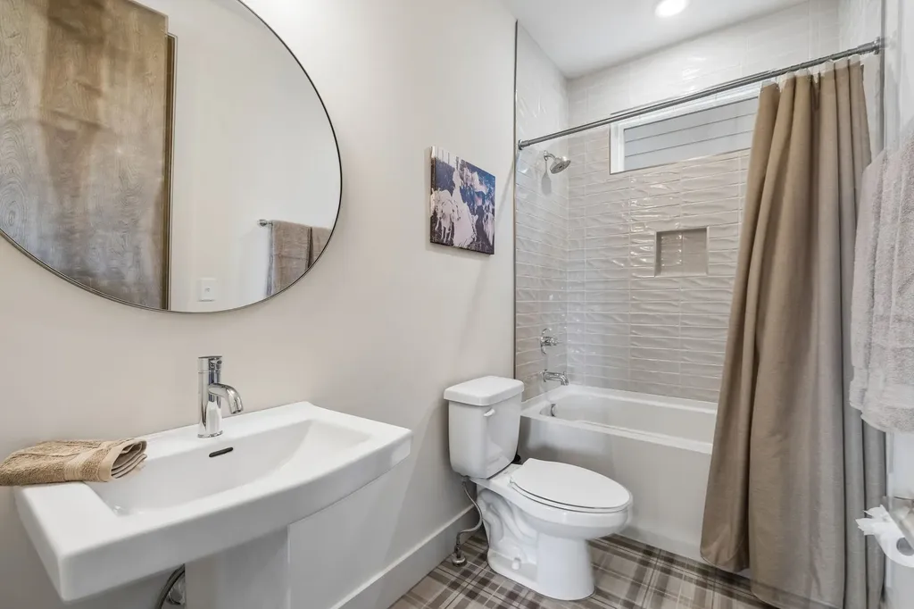 309B 35th Ave, N Nashville TN 37209