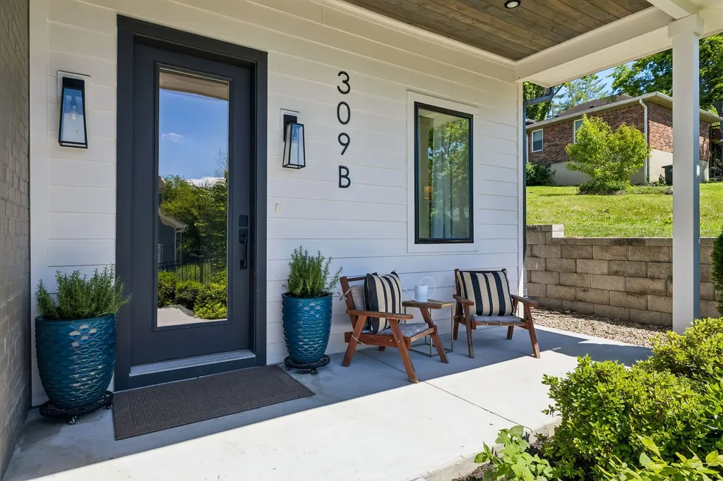 309B 35th Ave, N Nashville TN 37209