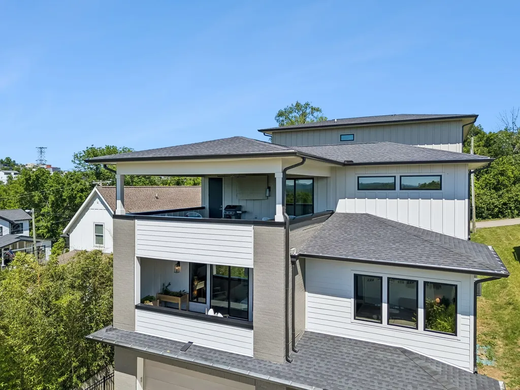 309B 35th Ave, N Nashville TN 37209