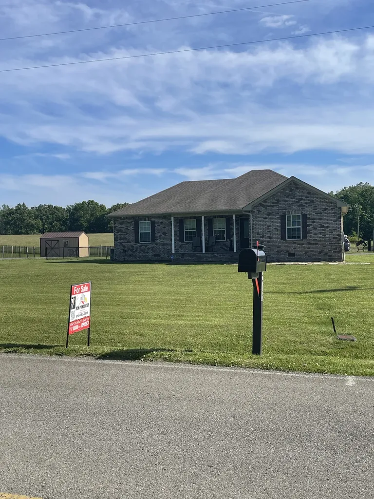 4478 Long Creek Road Lafayette TN 37083