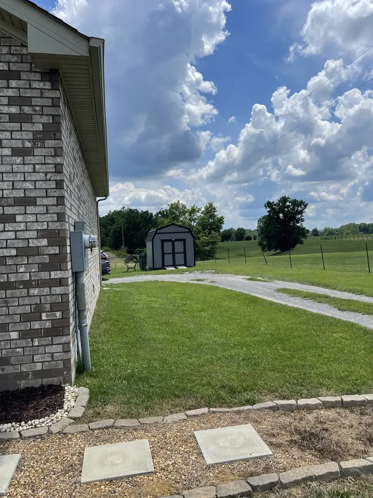 4478 Long Creek Road Lafayette TN 37083