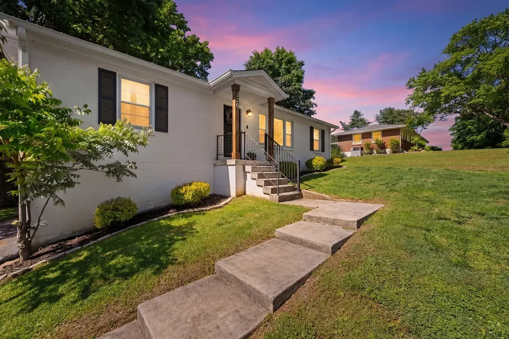 220 Crestland Drive Columbia TN 38401
