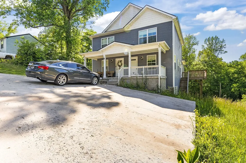 906 E Happy Hollow Drive Clarksville TN 37040