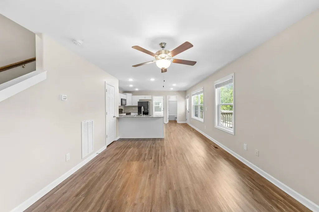 906 E Happy Hollow Drive Clarksville TN 37040