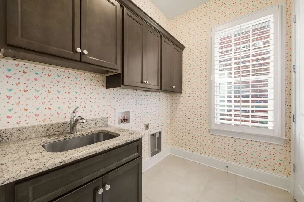 917 Dauphine Street Nashville TN 37221