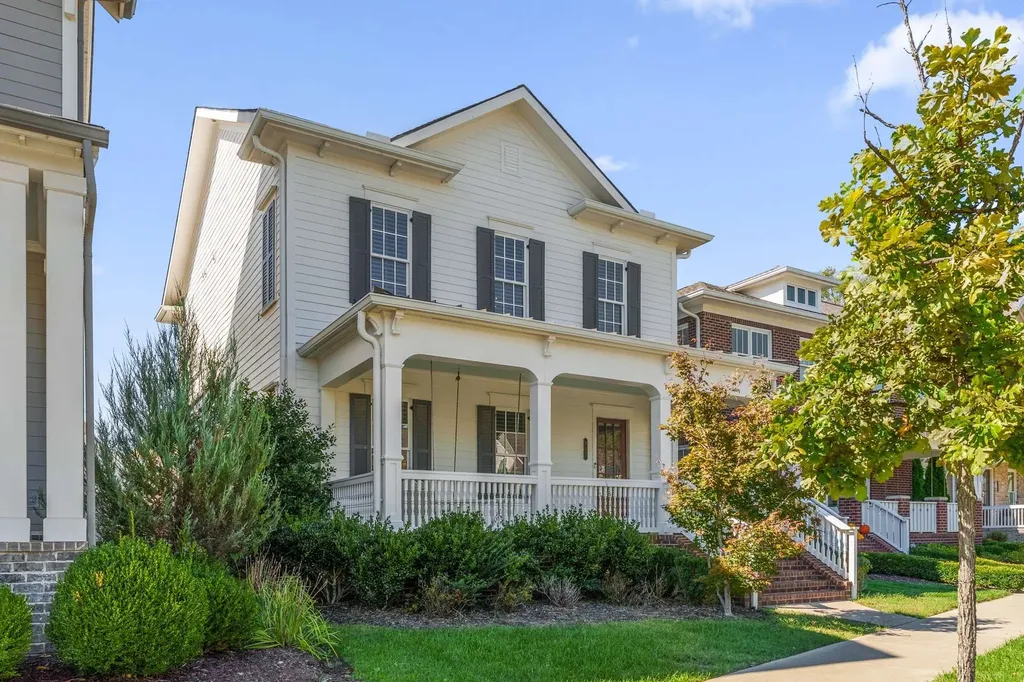 917 Dauphine Street Nashville TN 37221