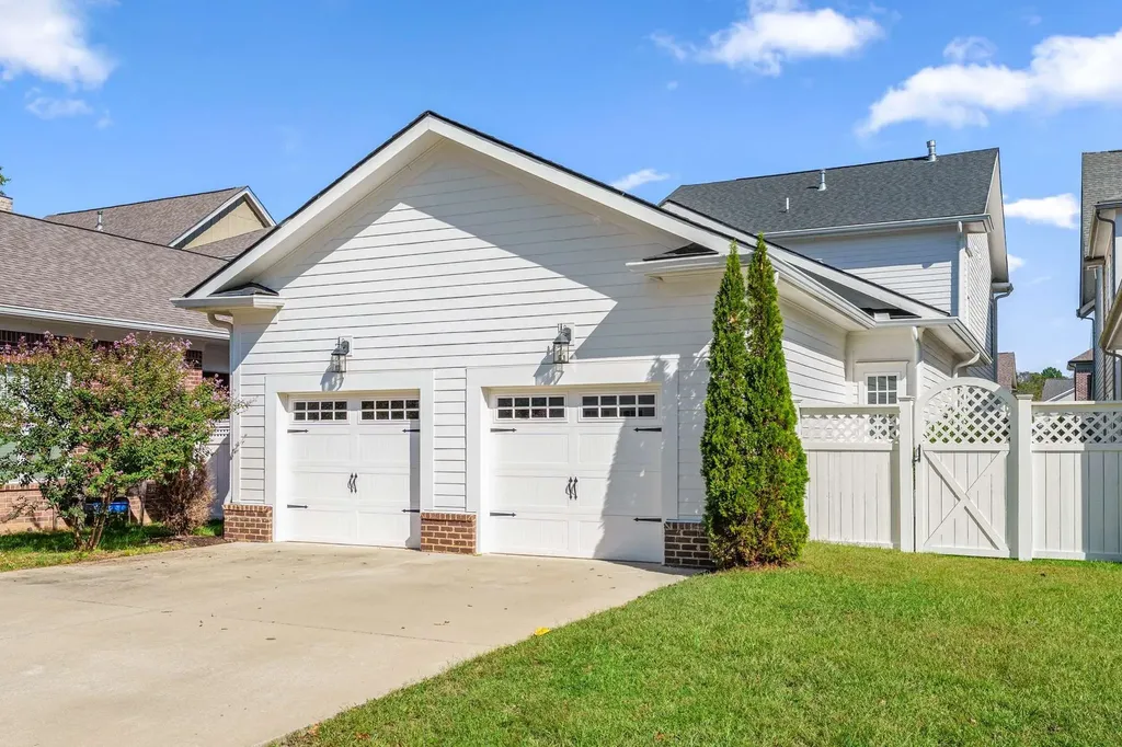 917 Dauphine Street Nashville TN 37221
