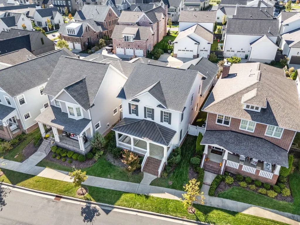 917 Dauphine Street Nashville TN 37221