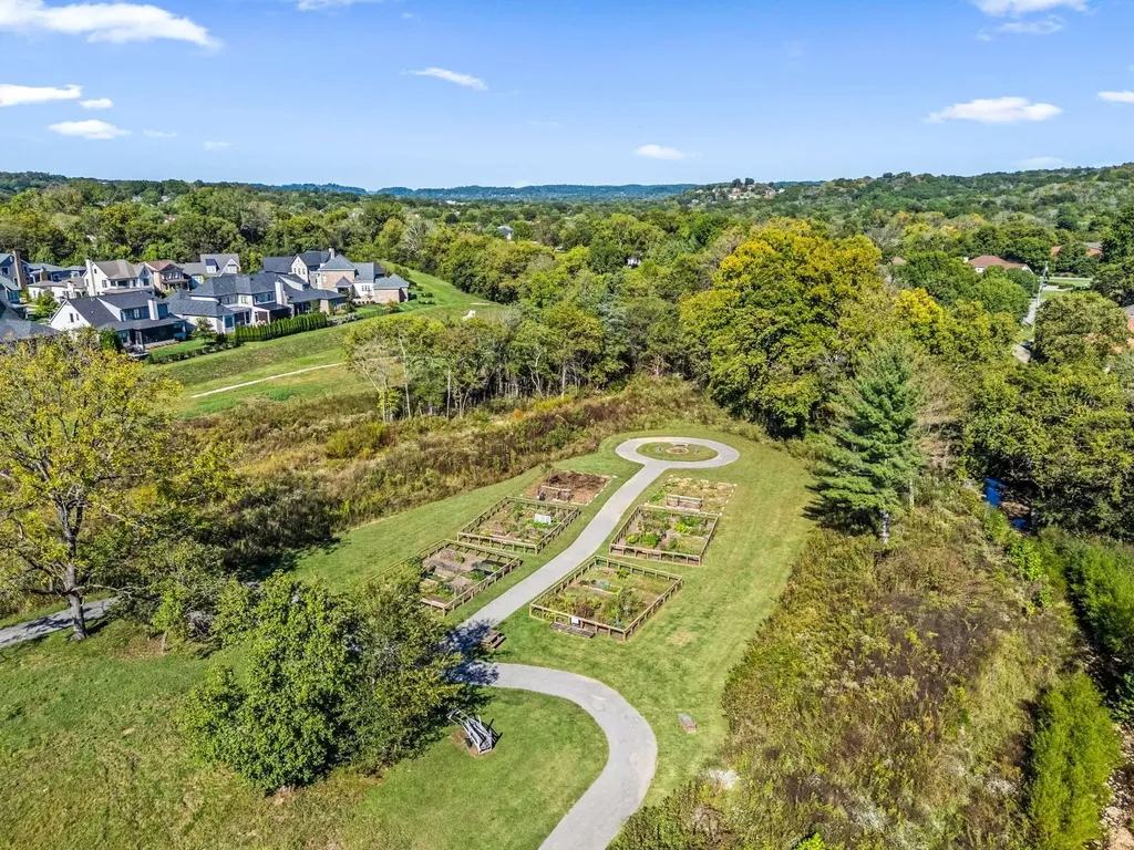 917 Dauphine Street Nashville TN 37221