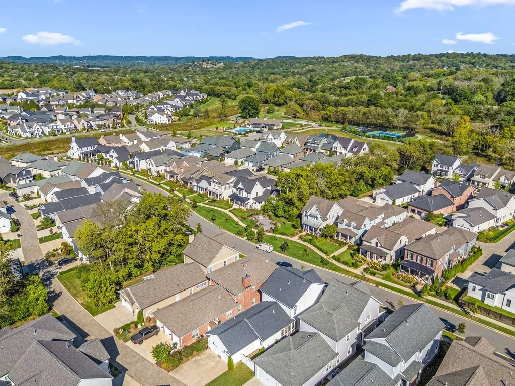 917 Dauphine Street Nashville TN 37221