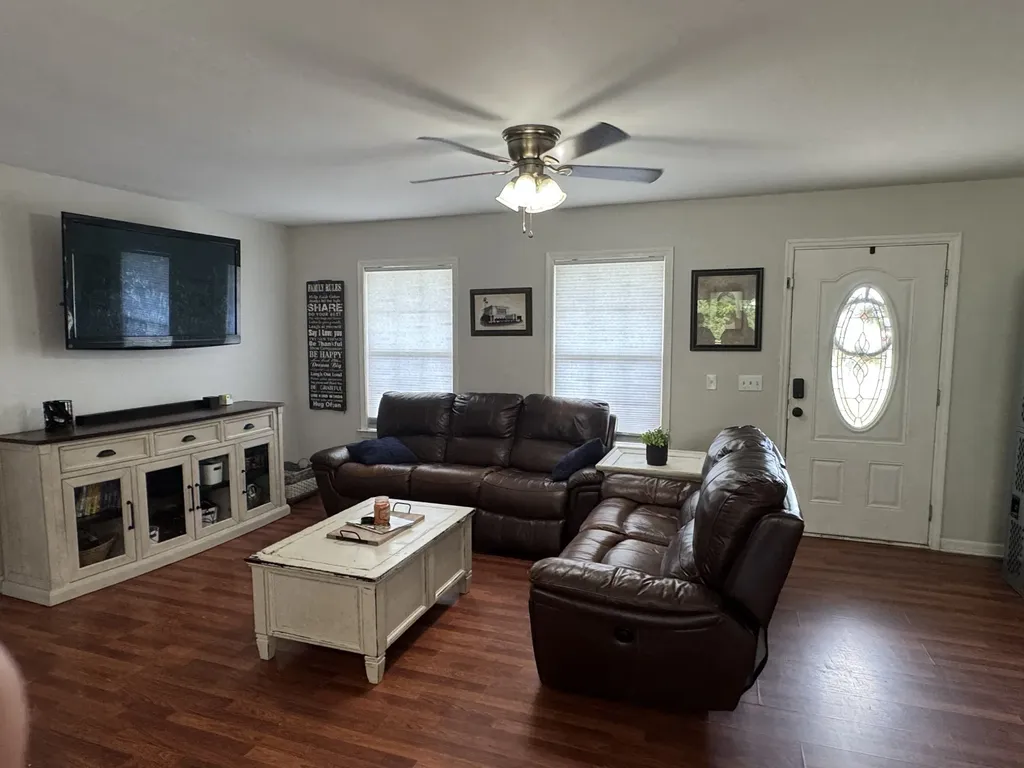105 Larkins Drive White Bluff TN 37187