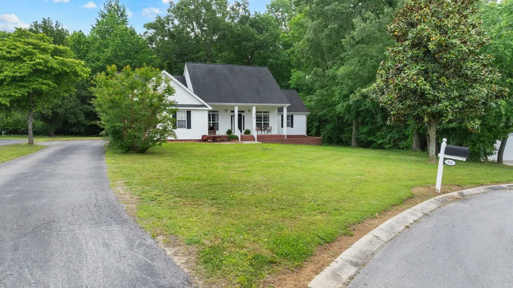 71 Larkspur Court Tullahoma TN 37388