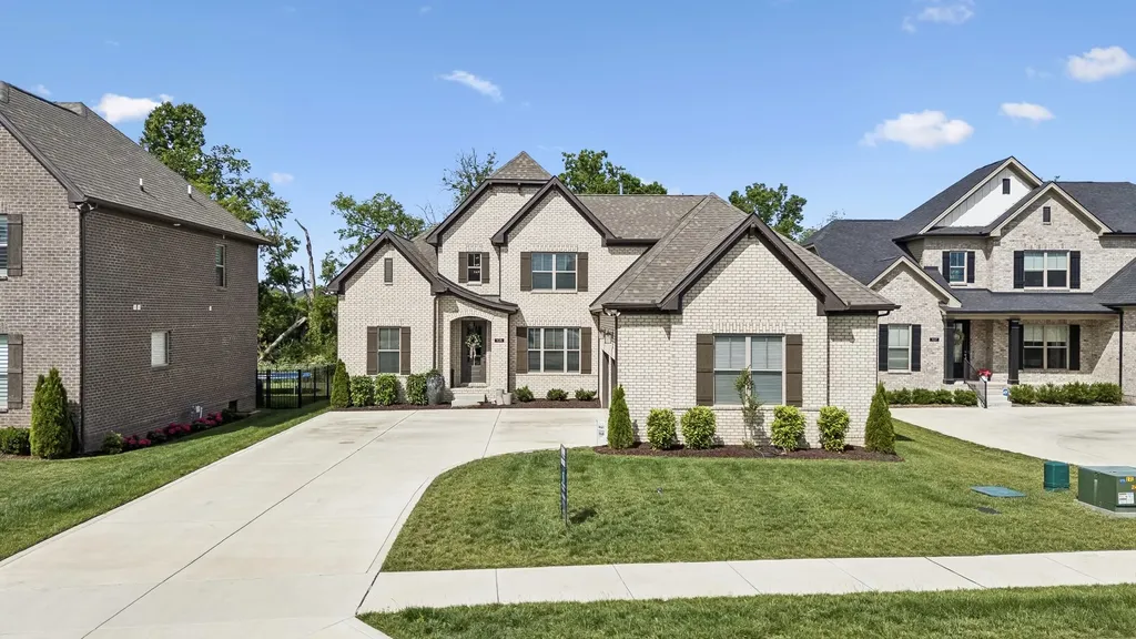 105 Hayden Lane Gallatin TN 37066