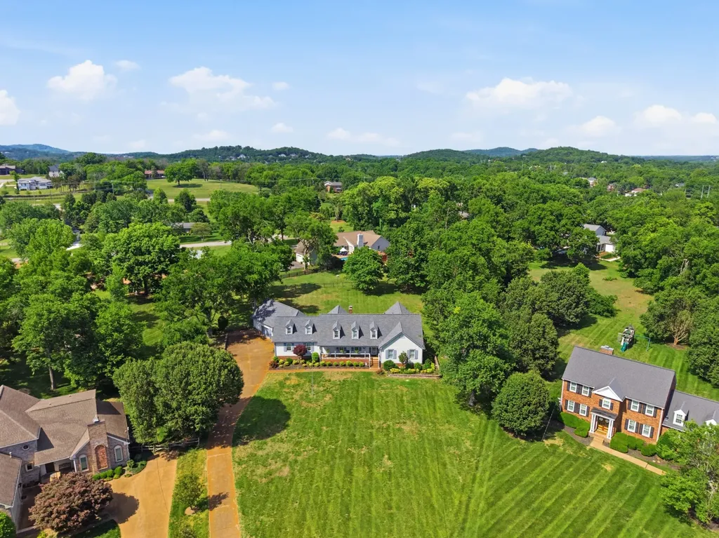 1113 Shawnee Court Brentwood TN 37027
