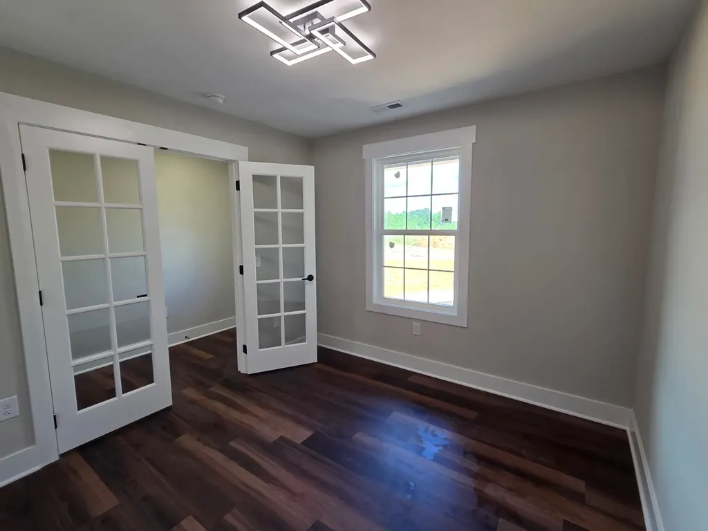 591 Oak Tree Drive Mc Minnville TN 37110