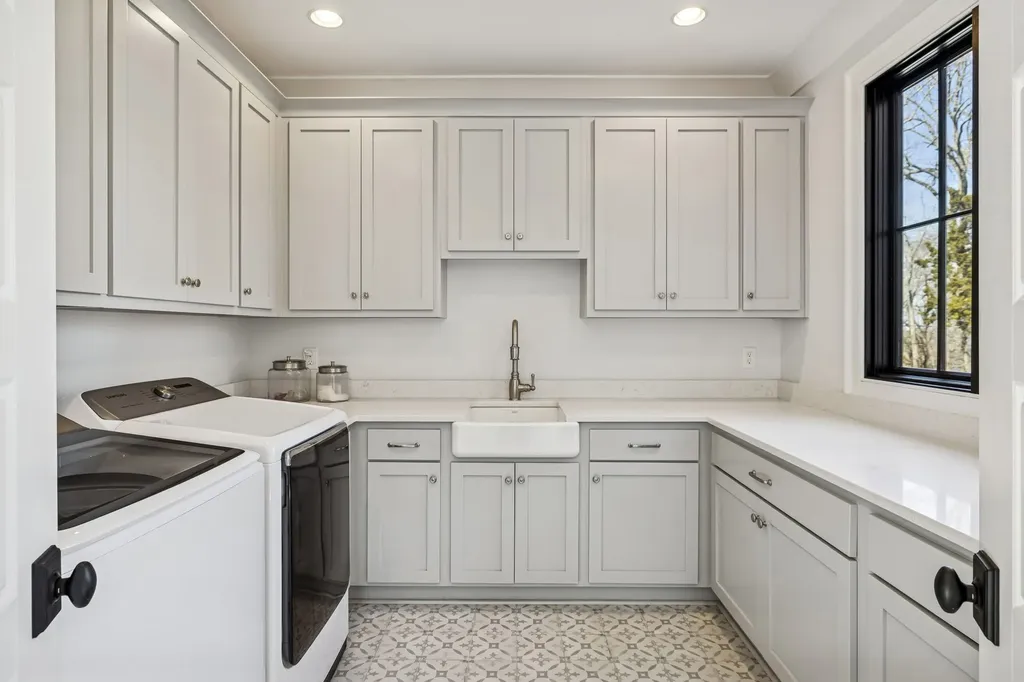 4520 Shys Hill Road Nashville TN 37215